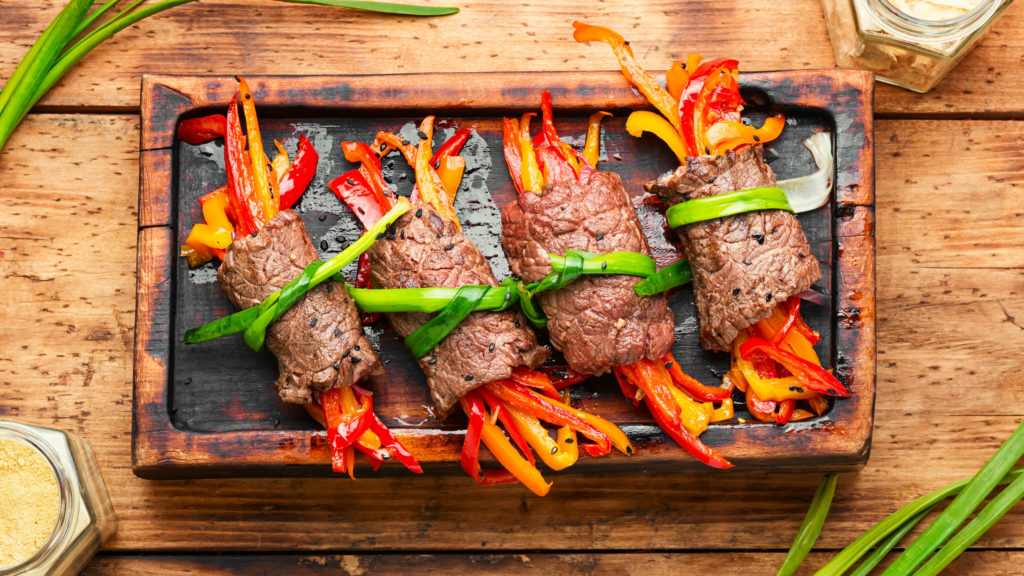 beef-rolls-with-bell-peppers-