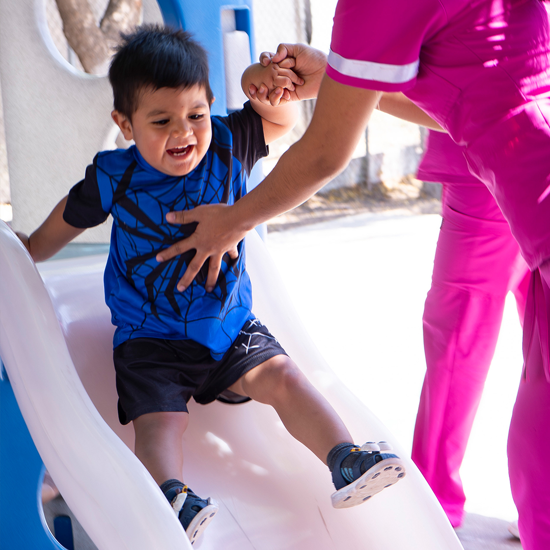 NIÑO FELIZ